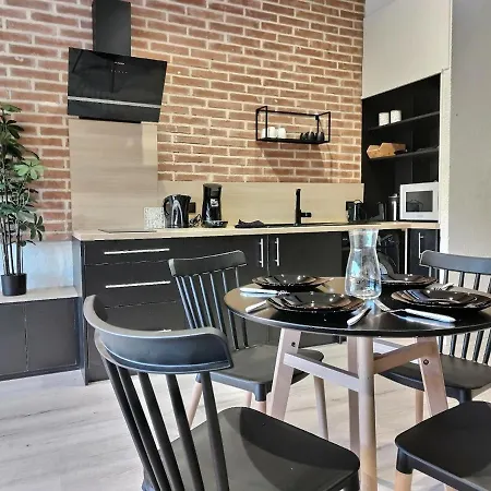 L'observatoire - Parking - Clim - Vue Daire *